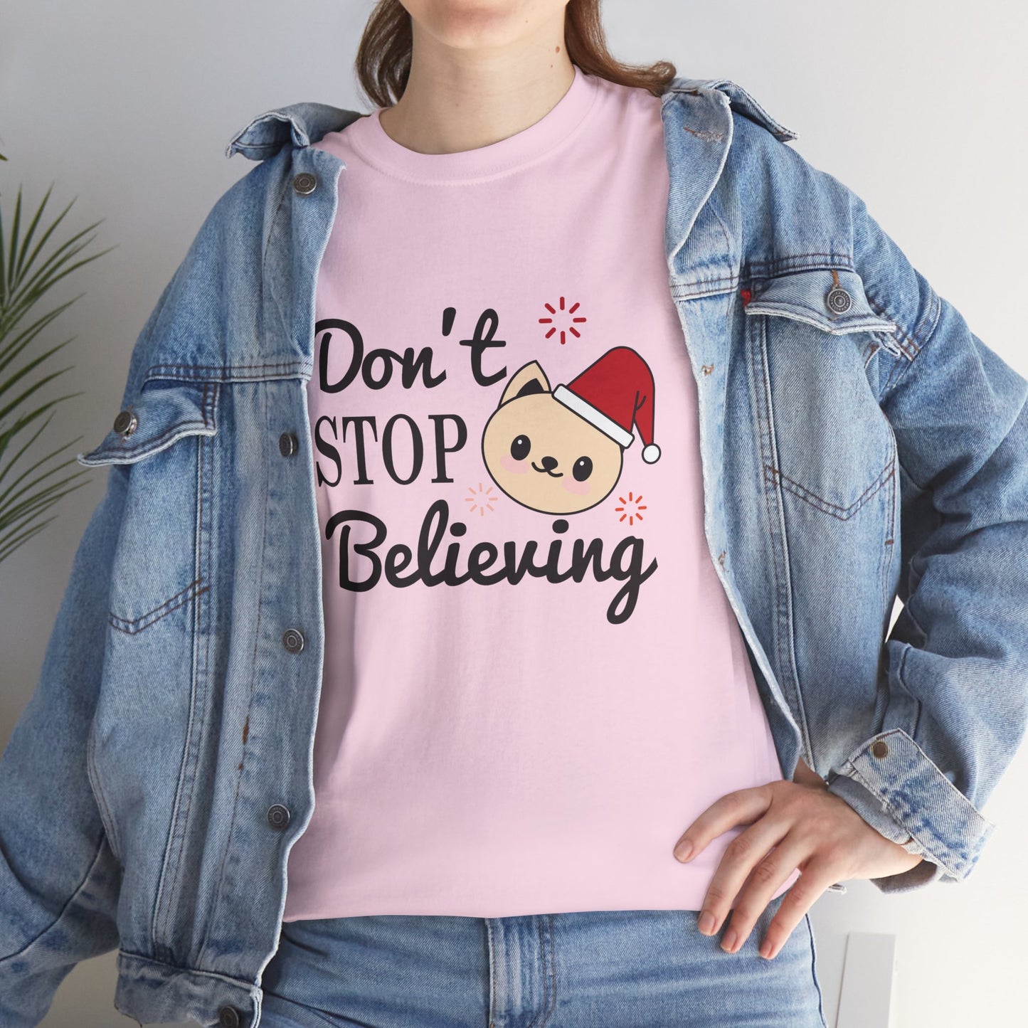 Don’t Stop Believing Christmas T-Shirt – Cute Santa Cat Holiday Tee (Unisex)