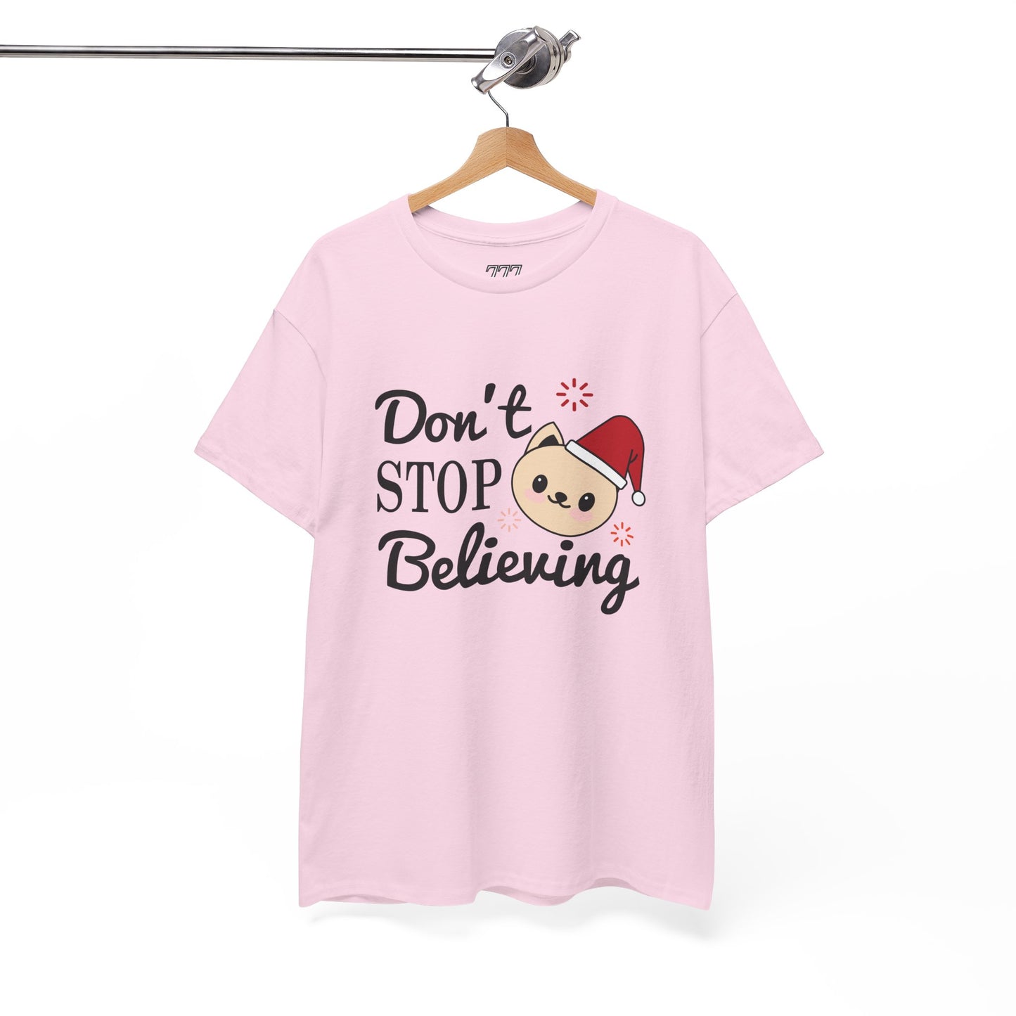 Don’t Stop Believing Christmas T-Shirt – Cute Santa Cat Holiday Tee (Unisex)