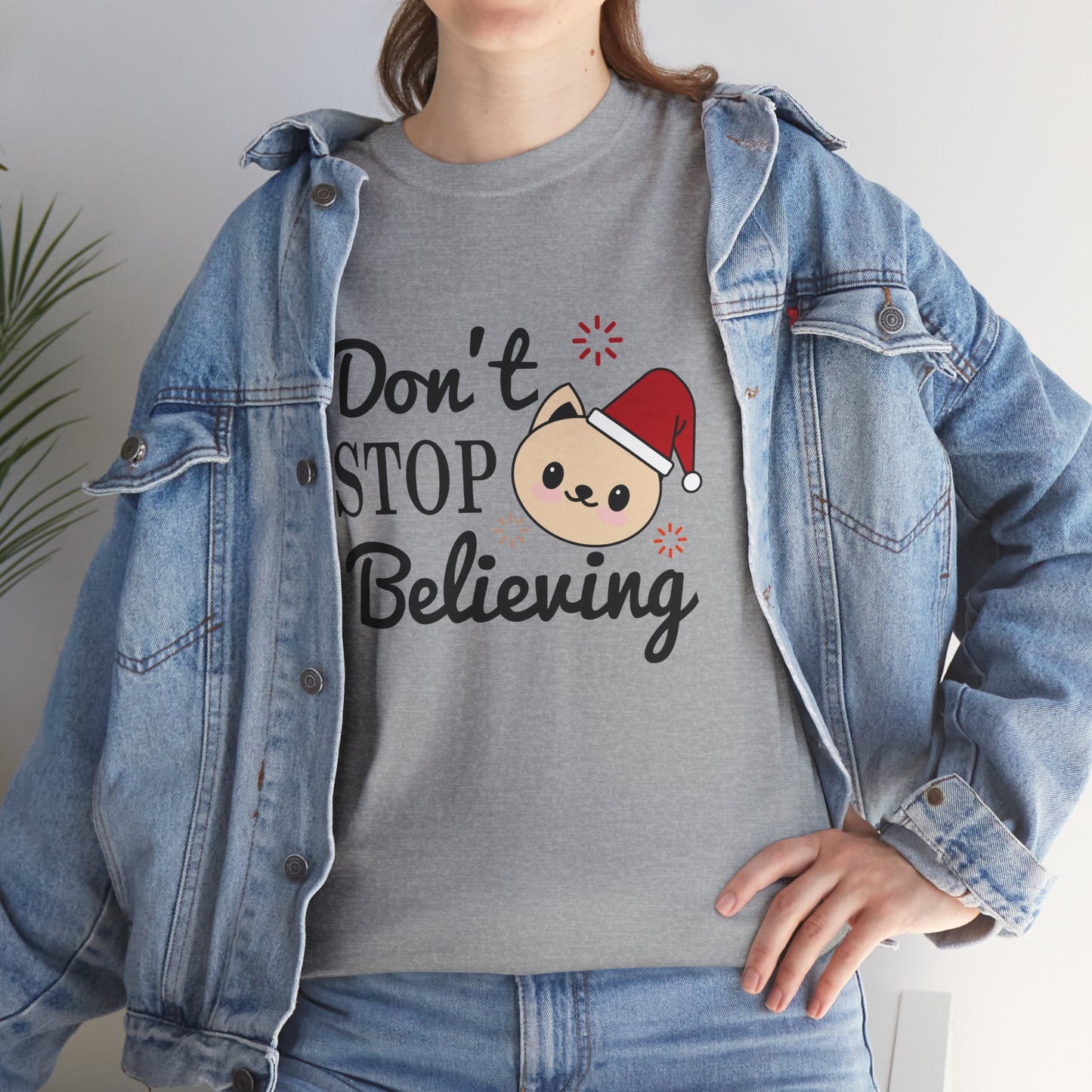 Don’t Stop Believing Christmas T-Shirt – Cute Santa Cat Holiday Tee (Unisex)