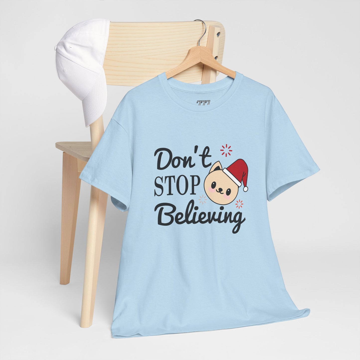 Don’t Stop Believing Christmas T-Shirt – Cute Santa Cat Holiday Tee (Unisex)