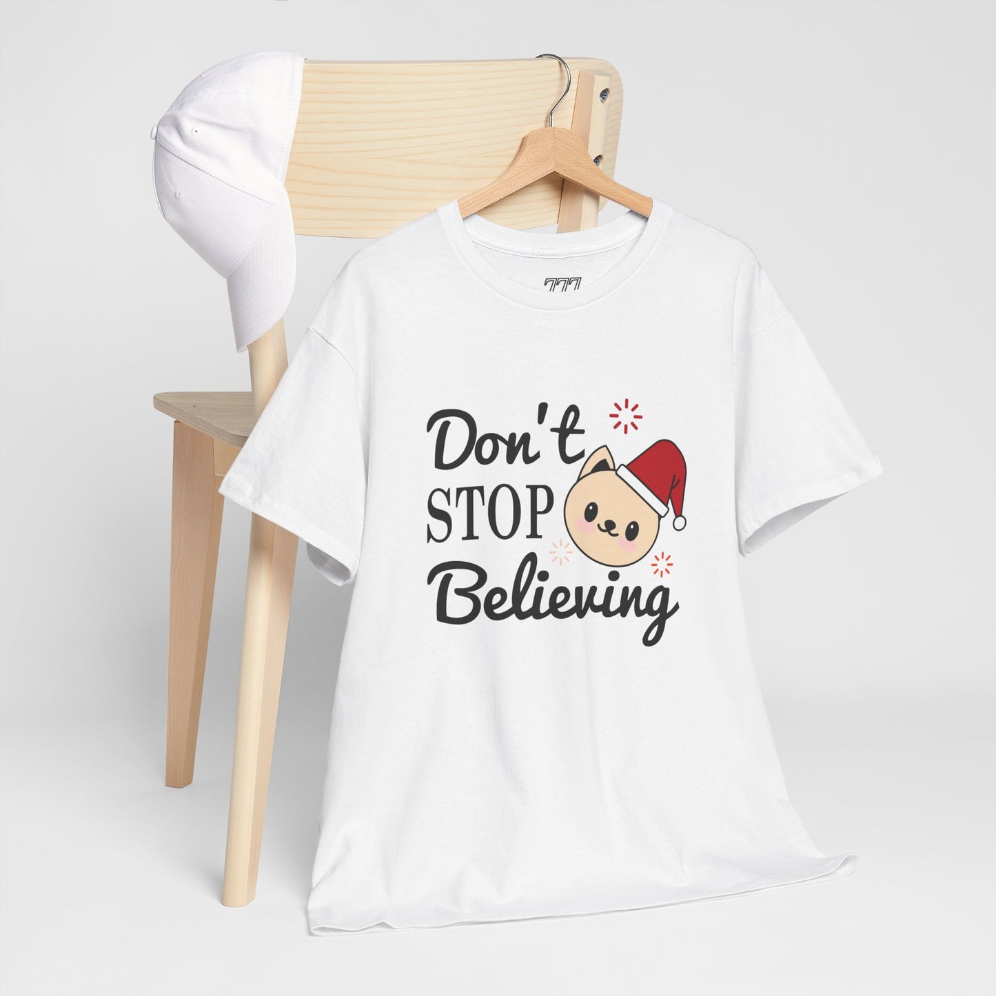 Don’t Stop Believing Christmas T-Shirt – Cute Santa Cat Holiday Tee (Unisex)